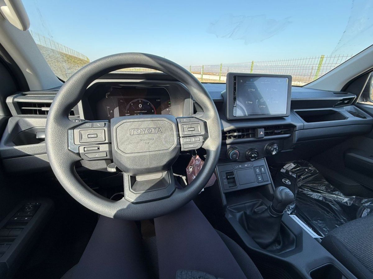 Toyota Hilux 2026 — миниатюра 7