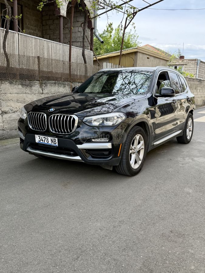 BMW X3 - фото 1