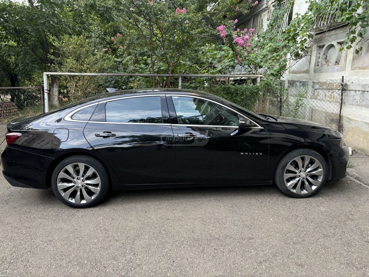 Chevrolet Malibu - фото 1