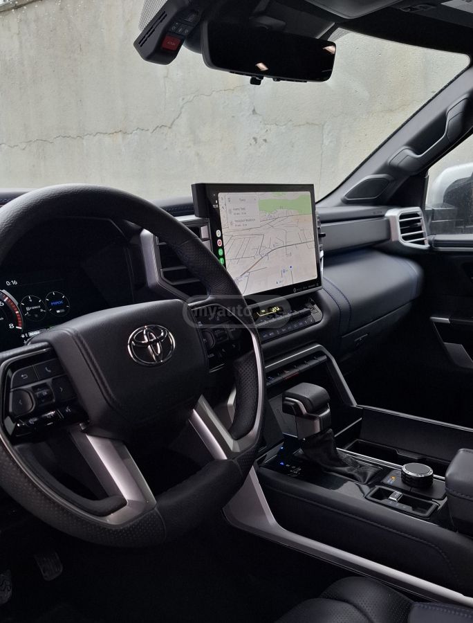 Toyota Sequoia - фото 5