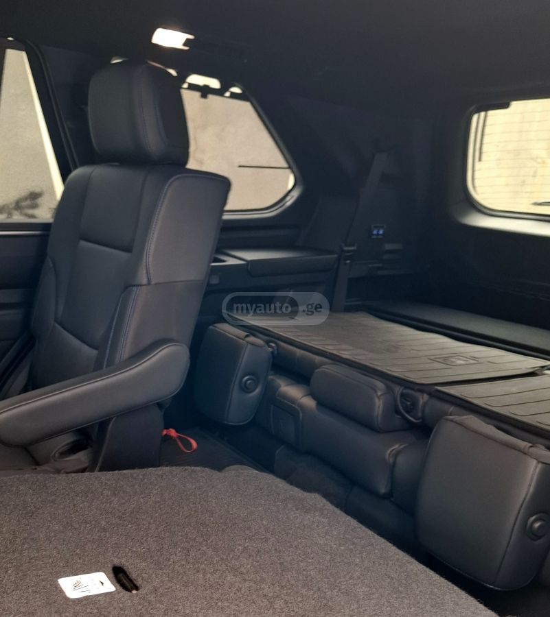 Toyota Sequoia - фото 8