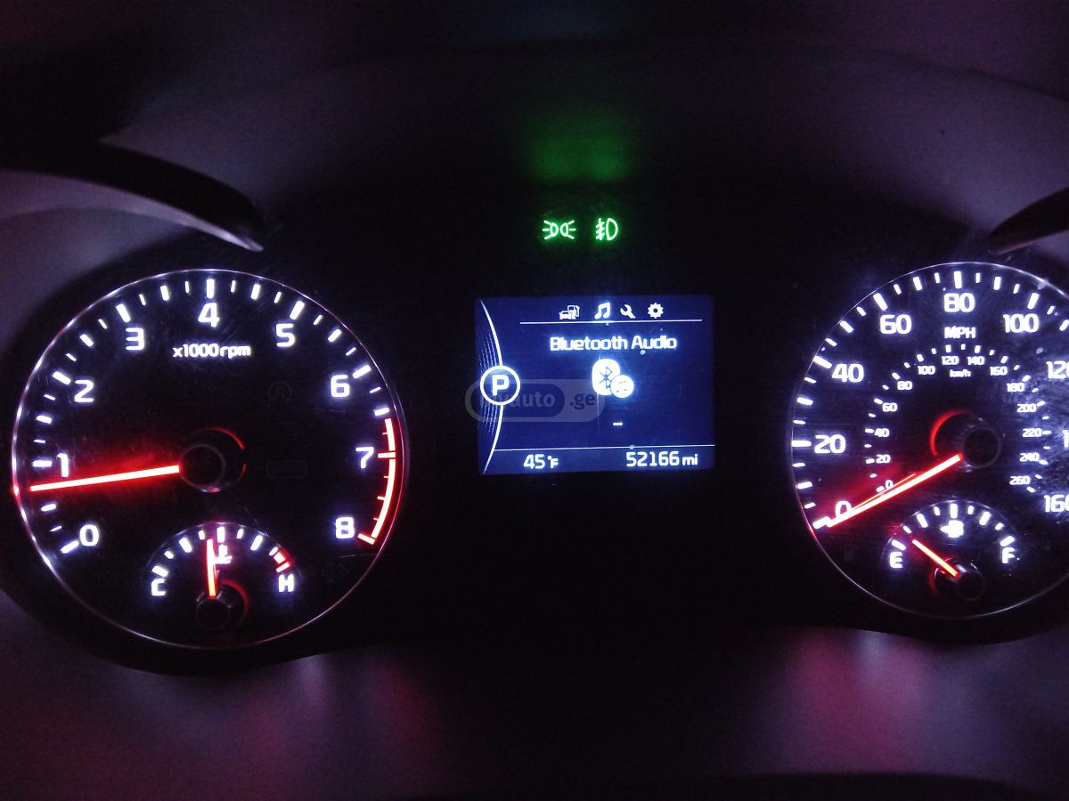 Kia Optima - фото 12