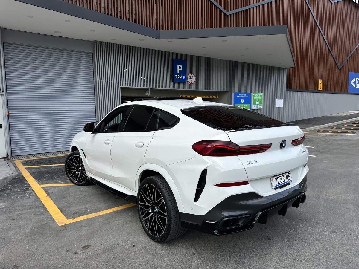 BMW X6 - фото 1