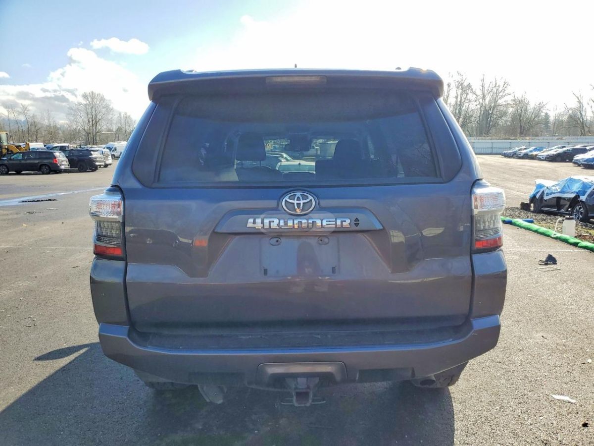 Toyota 4 Runner - фото 6