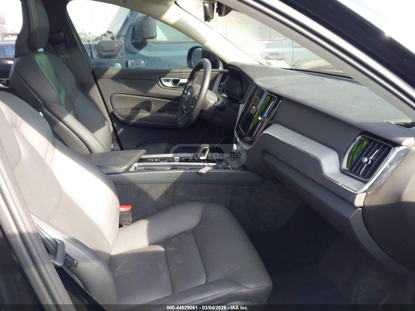 Volvo XC 60 2025 — миниатюра 5