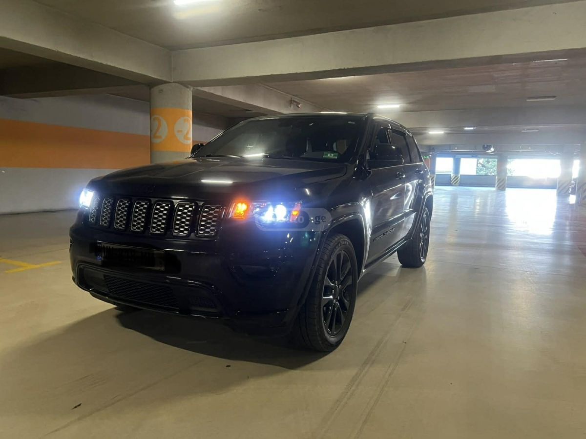 Jeep Grand Cherokee - фото 2