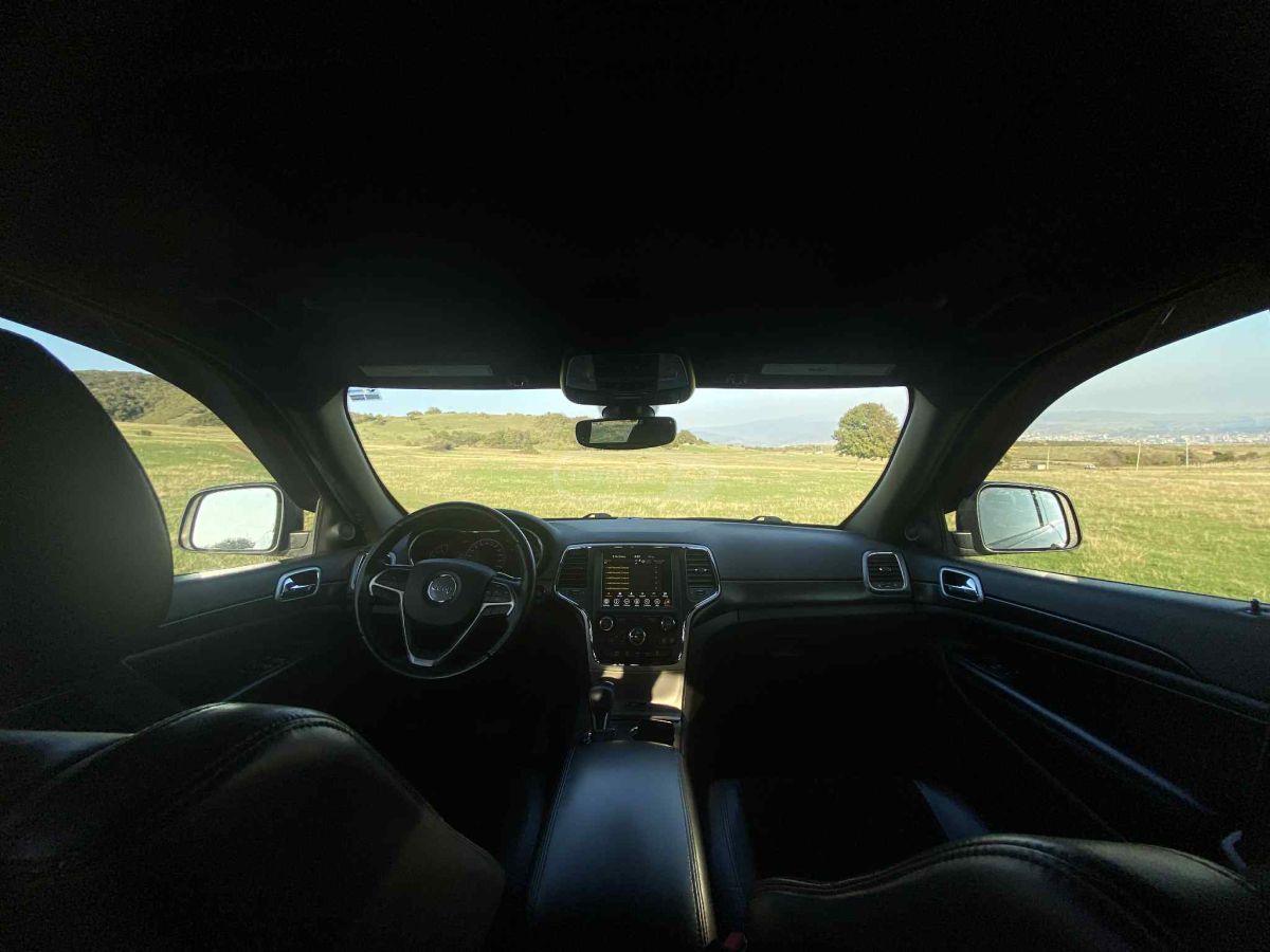 Jeep Grand Cherokee - фото 8