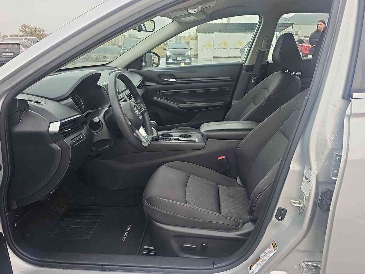 Nissan Nissan Altima — миниатюра 9