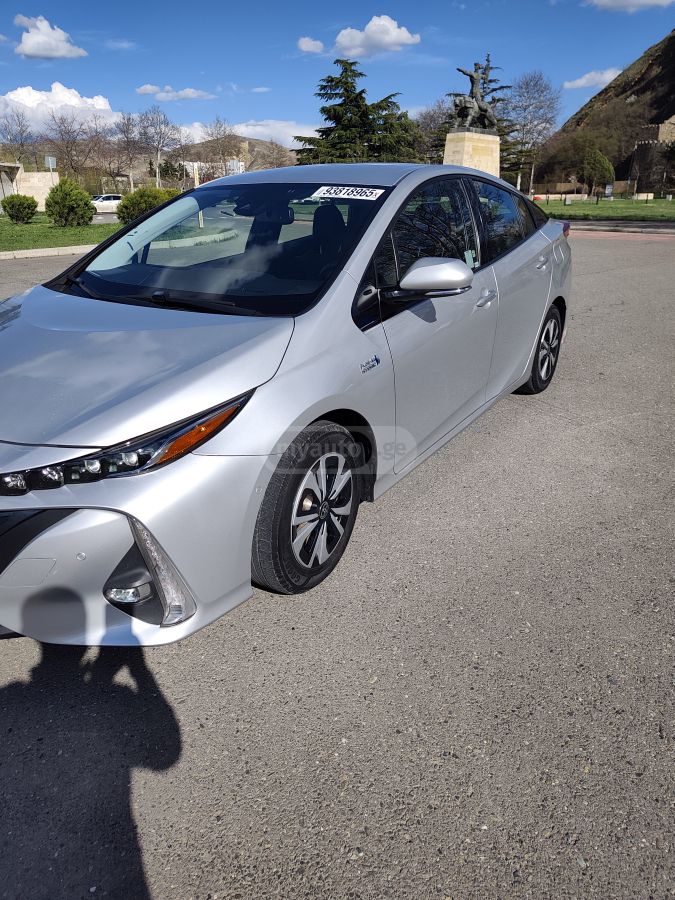 Toyota Prius - фото 2