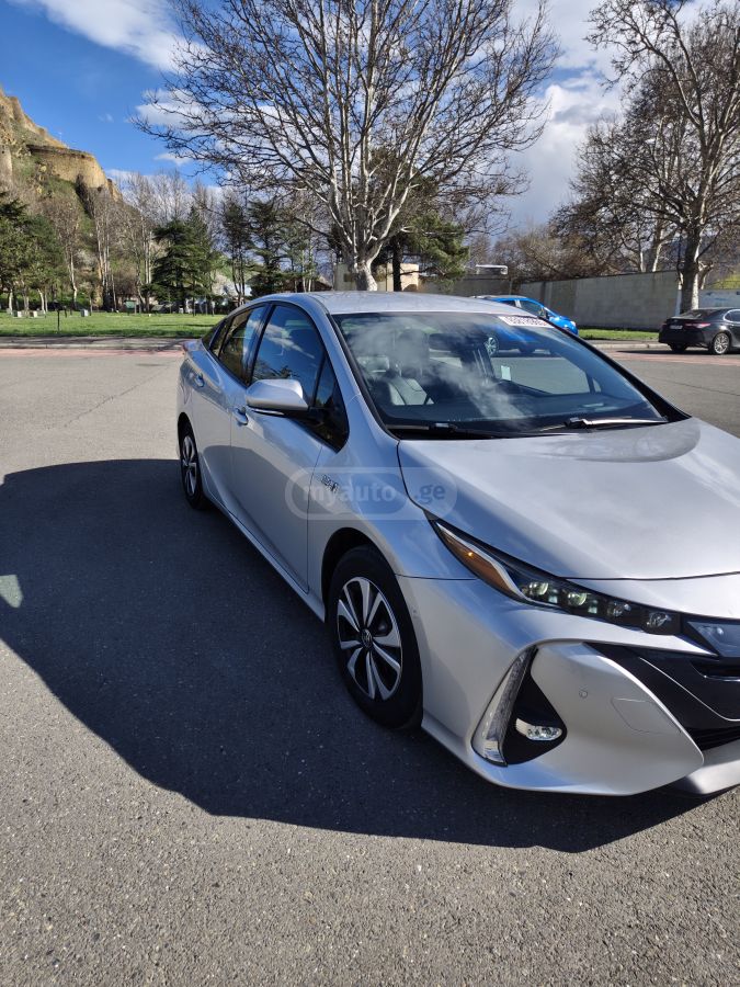 Toyota Prius - фото 3