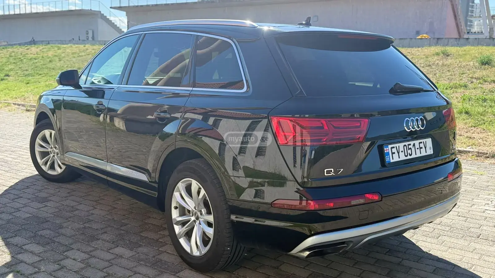 نمای دیگر Audi 2016