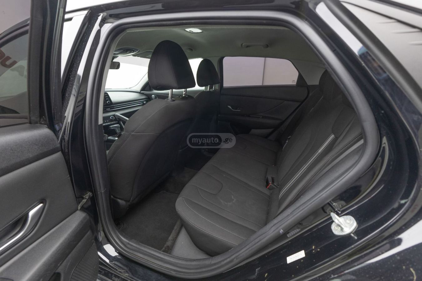 Hyundai Elantra - фото 9