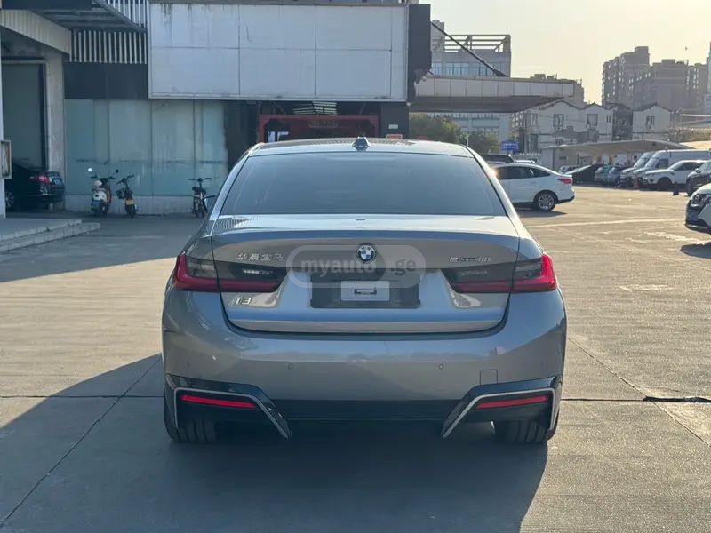 BMW I3 2023 — миниатюра 6