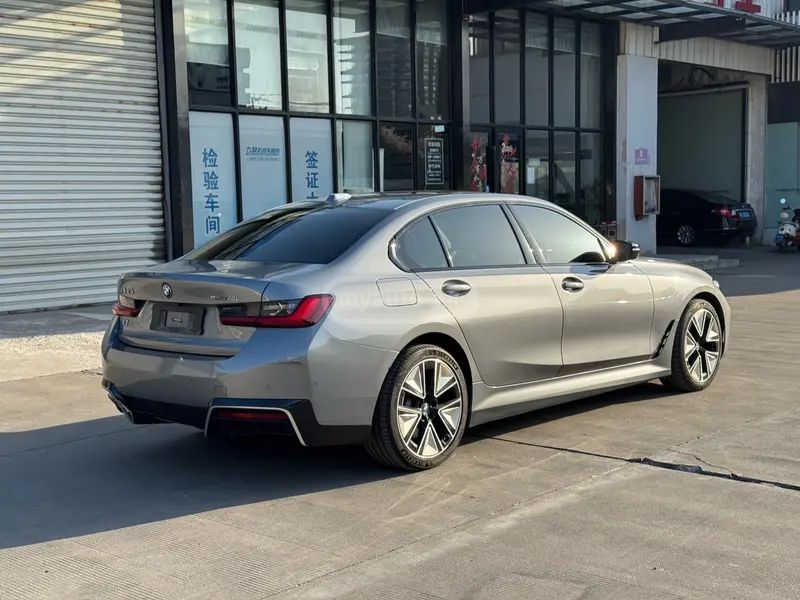 BMW I3 2023 — миниатюра 7