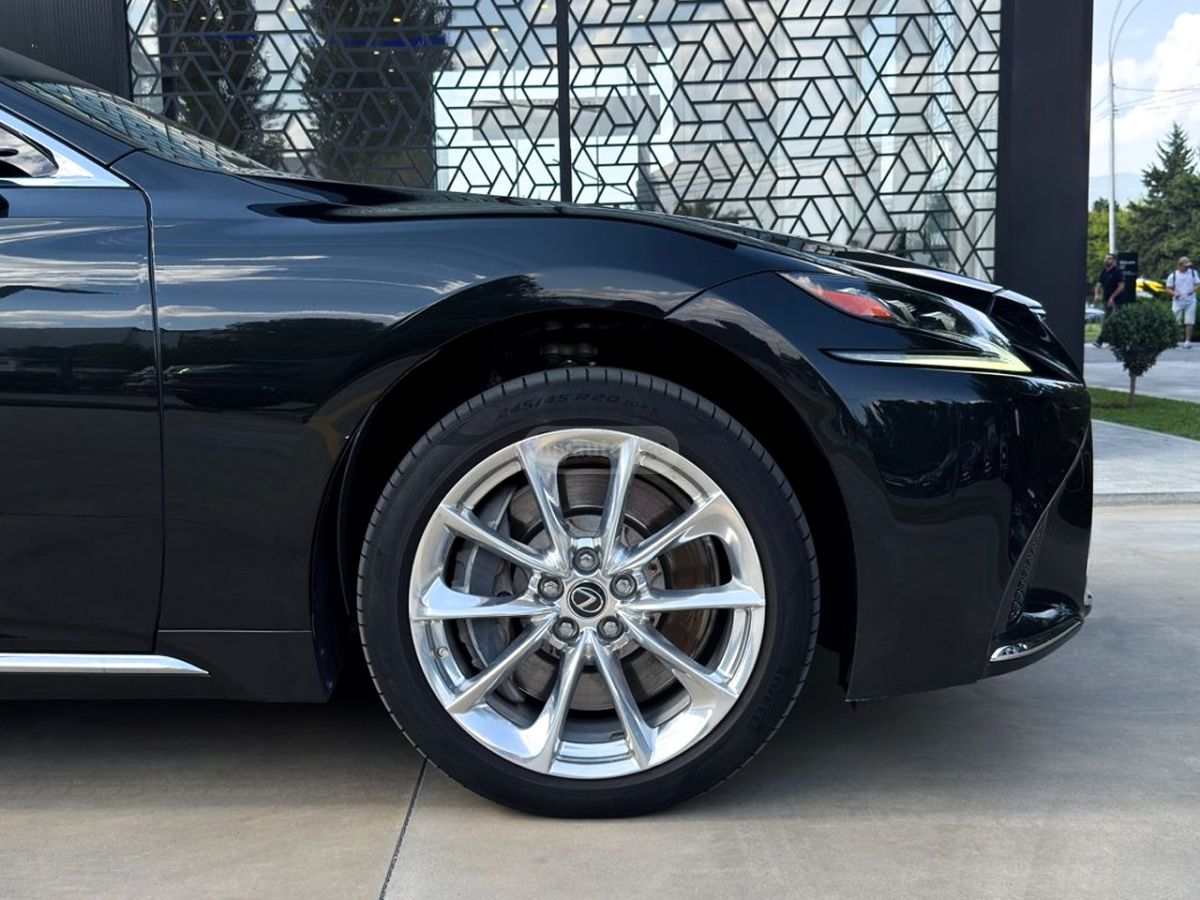 Lexus LS 500 h 