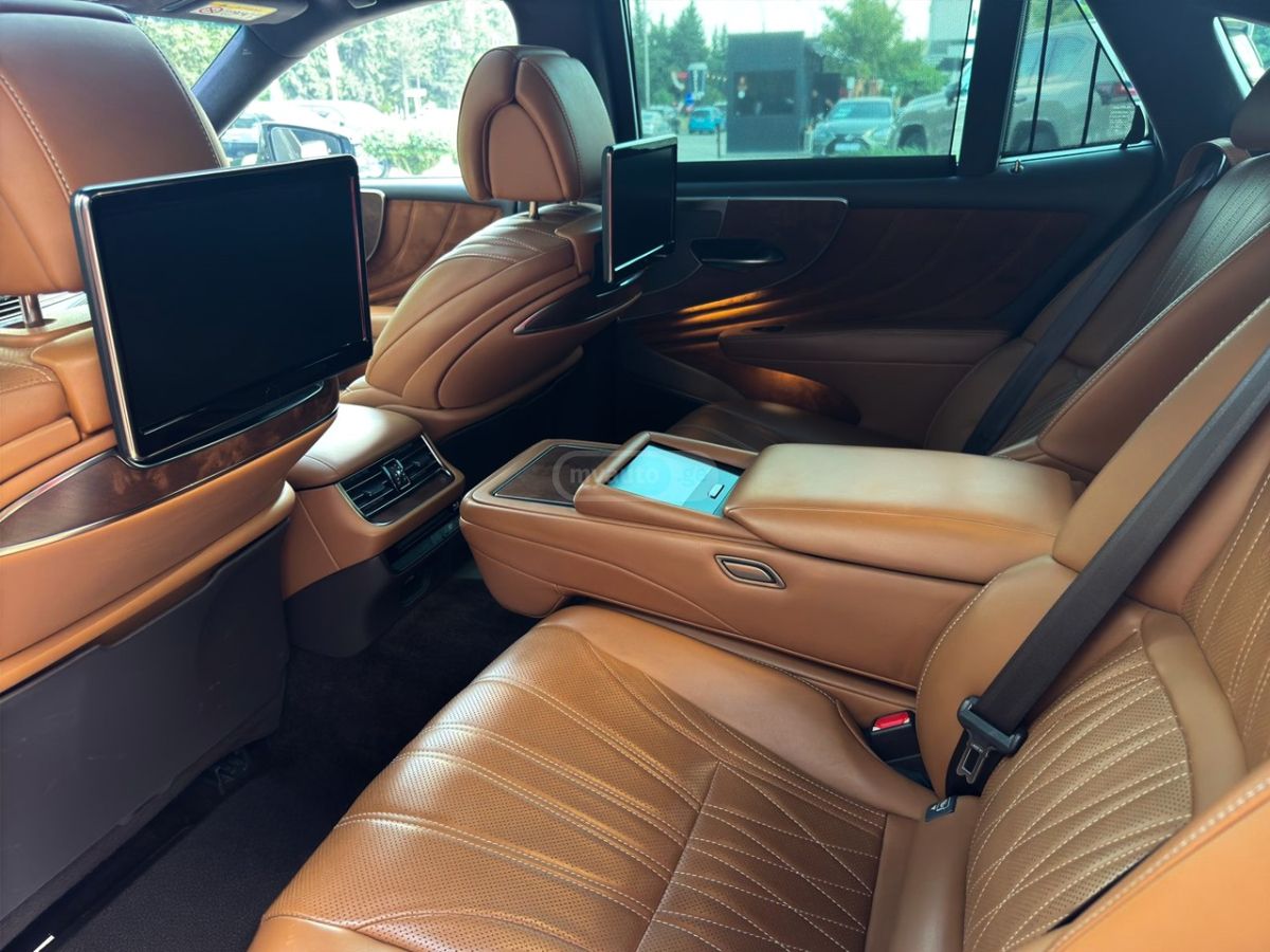 Lexus LS 500 h 