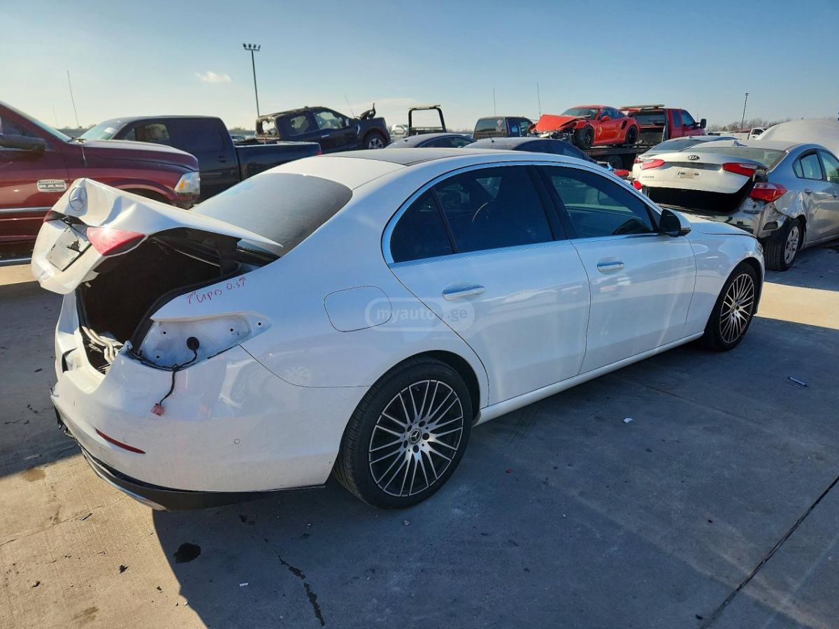 Mercedes-Benz C 30 AMG 2024 — миниатюра 3