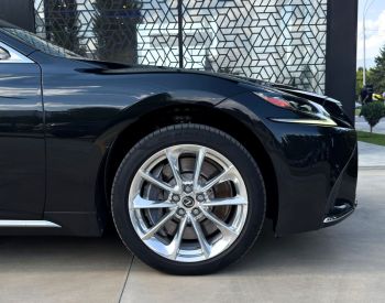 Lexus LS 500 h 