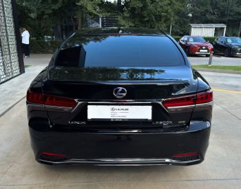 Lexus LS 500 h 