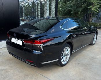 Lexus LS 500 h 