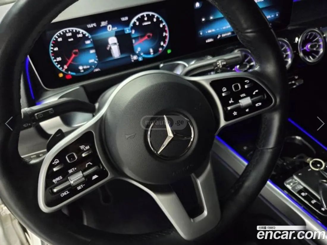 Mercedes-Benz GLB 35 AMG 2020 — миниатюра 10