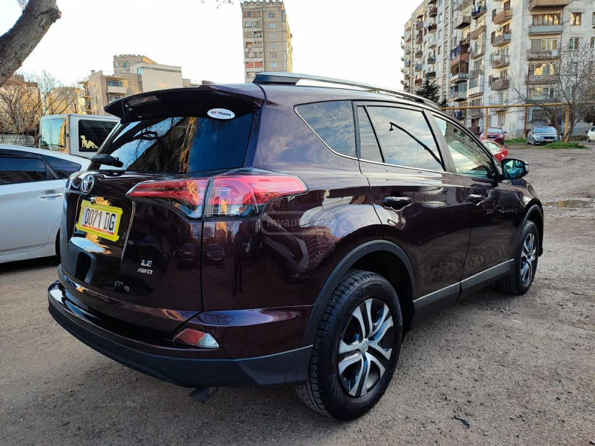 Toyota RAV 4 - фото 12