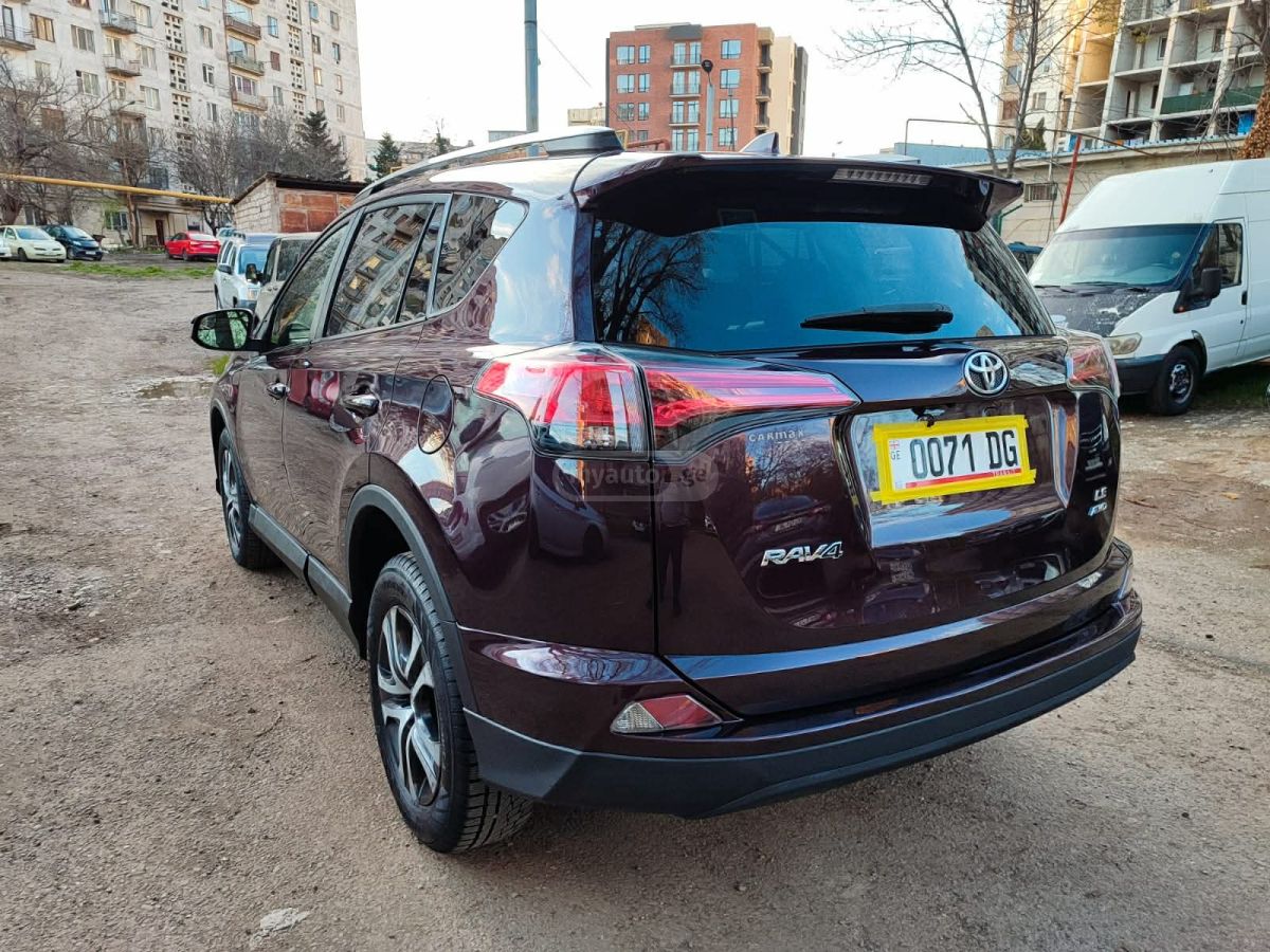 Toyota RAV 4 - фото 5