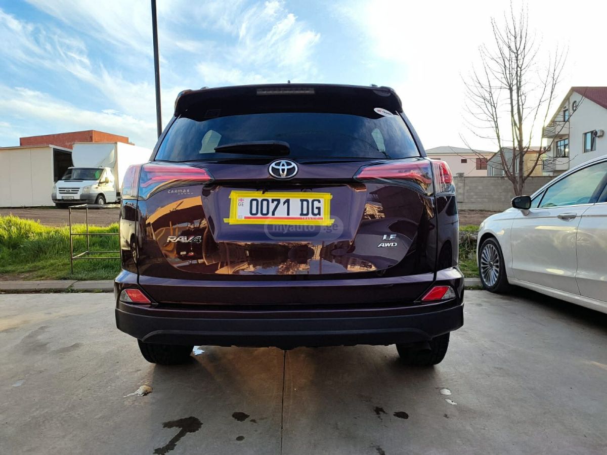 Toyota RAV 4 - фото 9