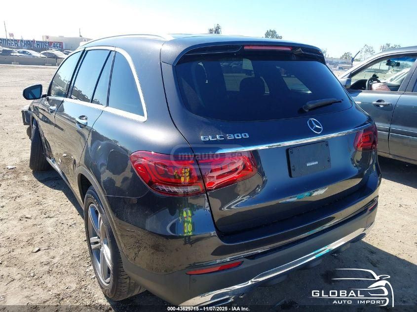 Mercedes-Benz GLC 300 - фото 3