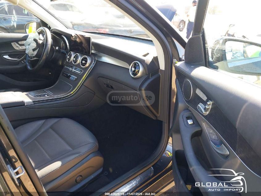 Mercedes-Benz GLC 300 - фото 5