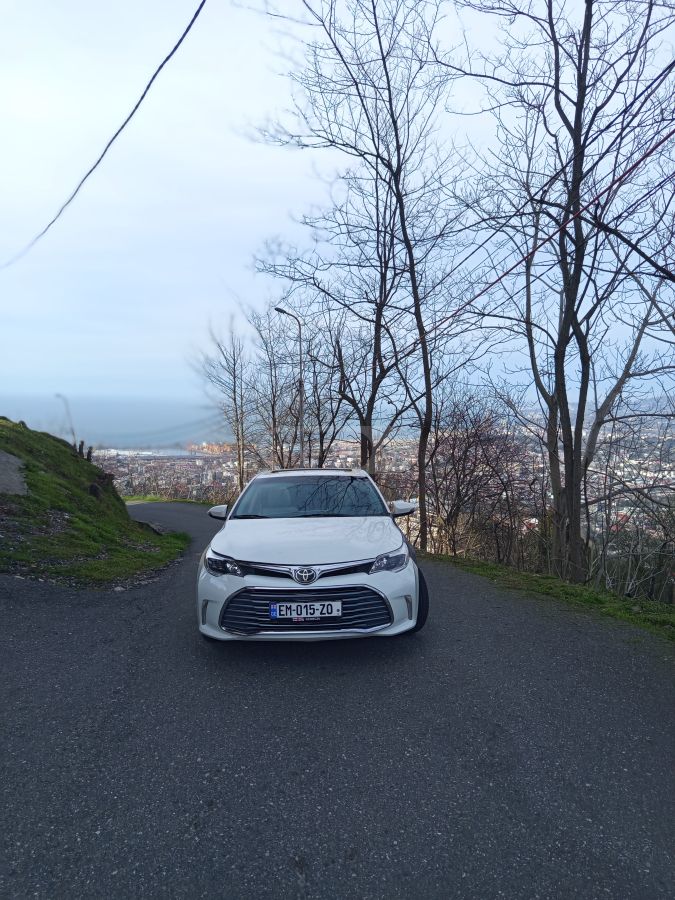 Toyota Avalon - фото 1