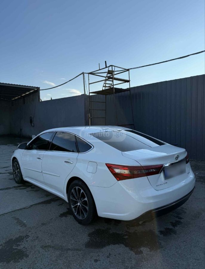 Toyota Avalon - фото 2