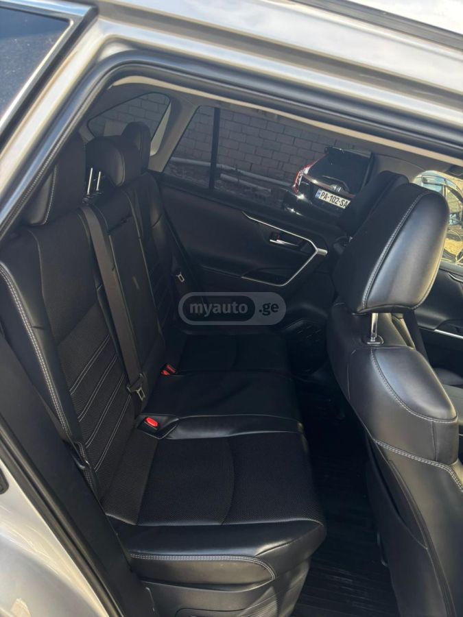 Toyota RAV 4 - фото 13
