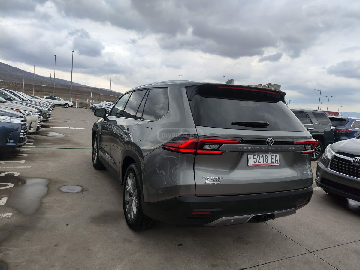 Toyota LIMITED — миниатюра 5