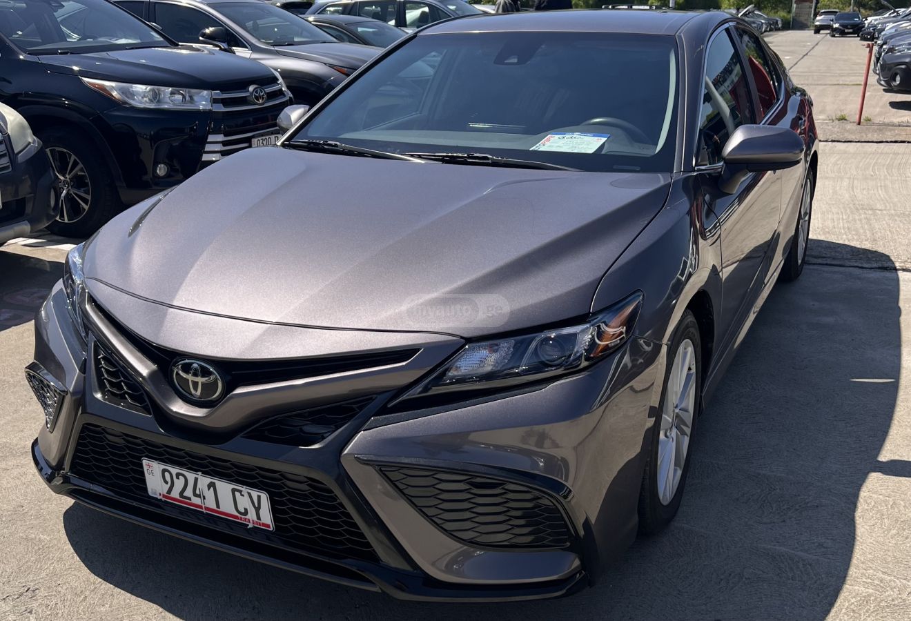 Toyota Camry - фото 2