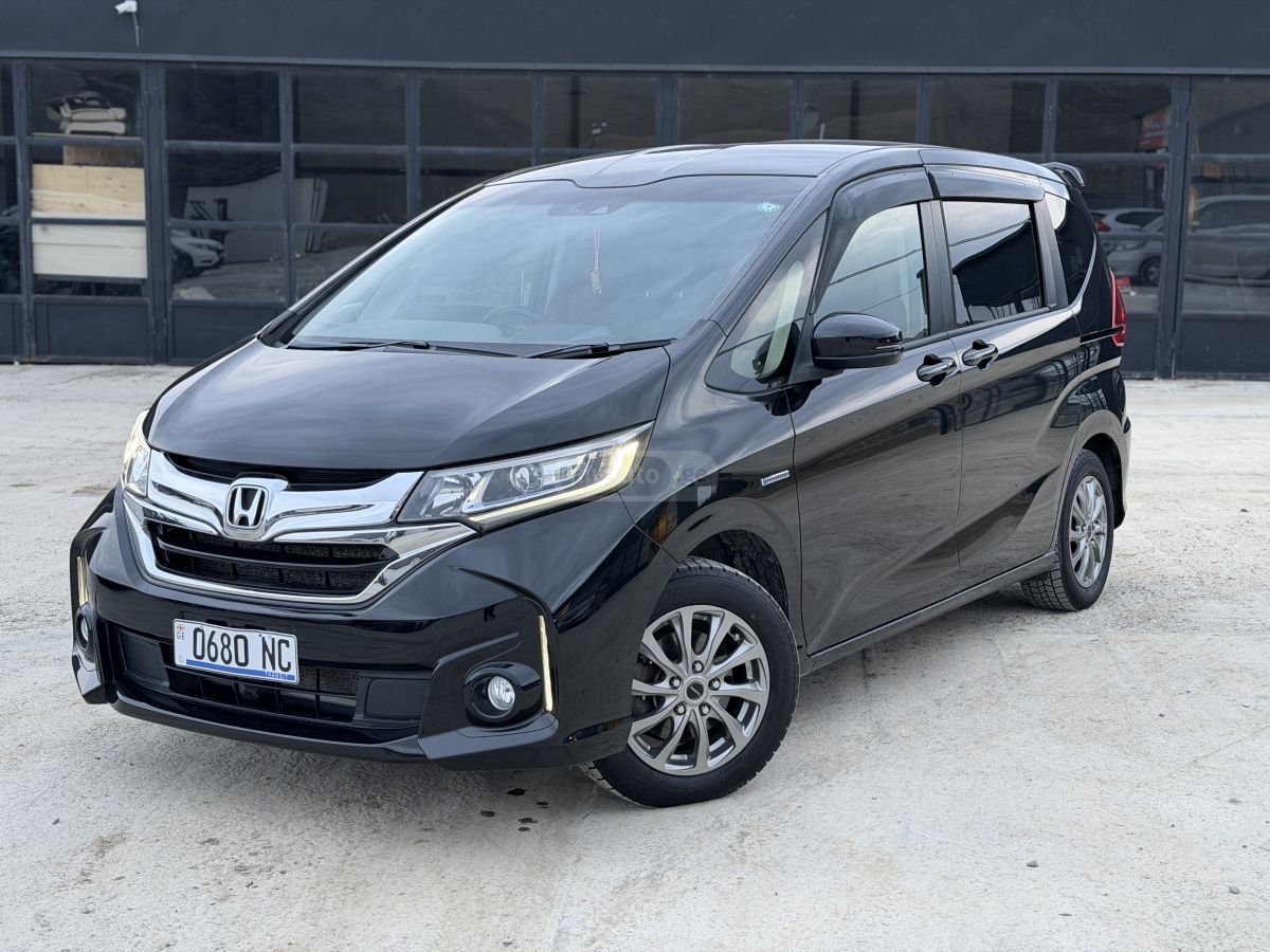 Honda Freed - фото 1