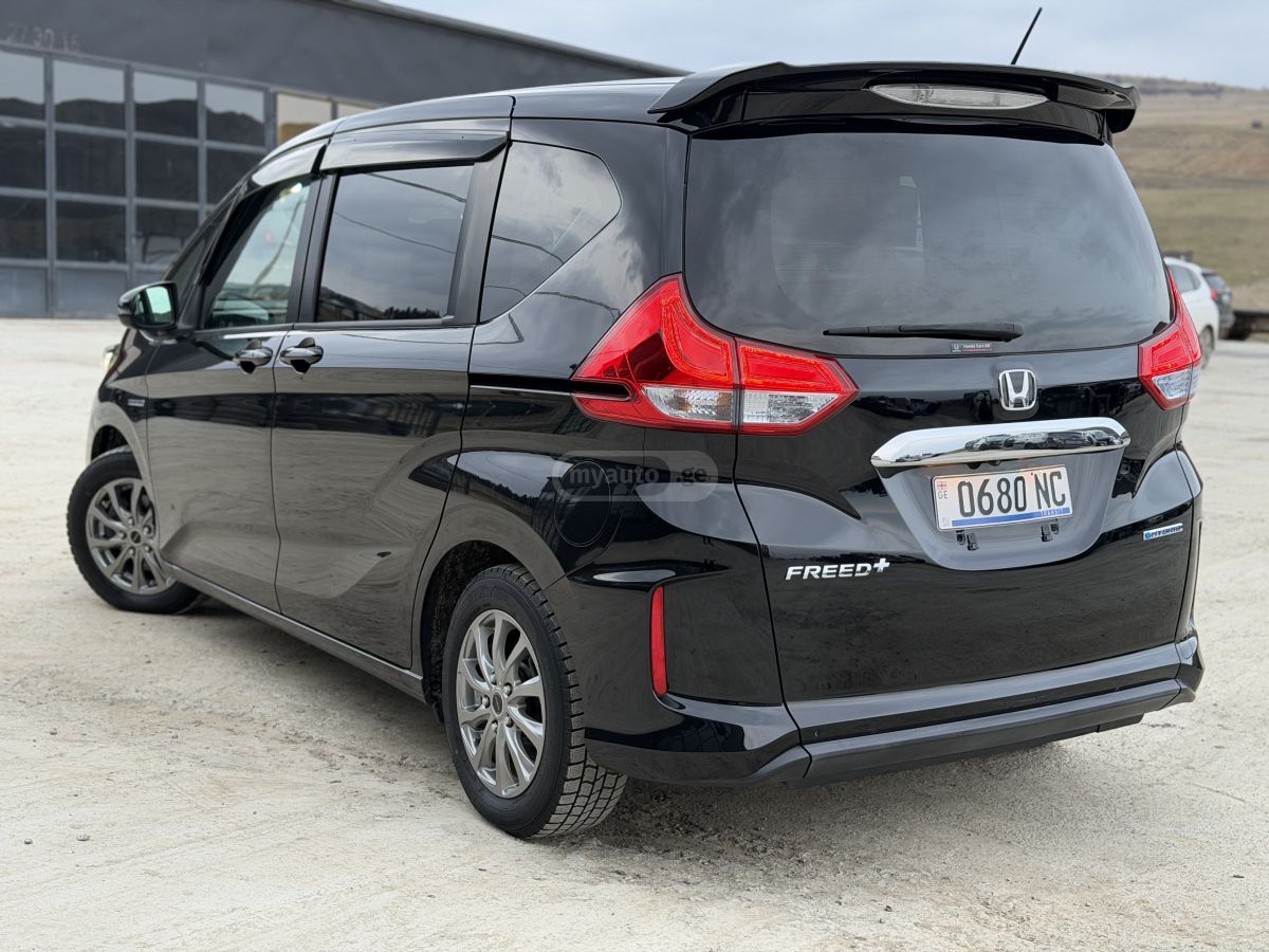 Honda Freed - фото 3