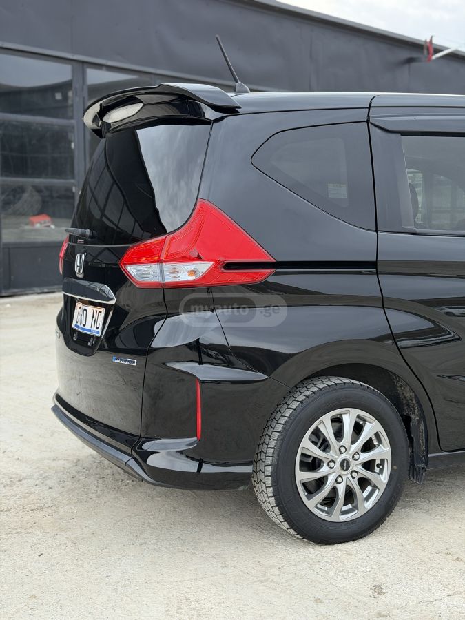 Honda Freed - фото 9