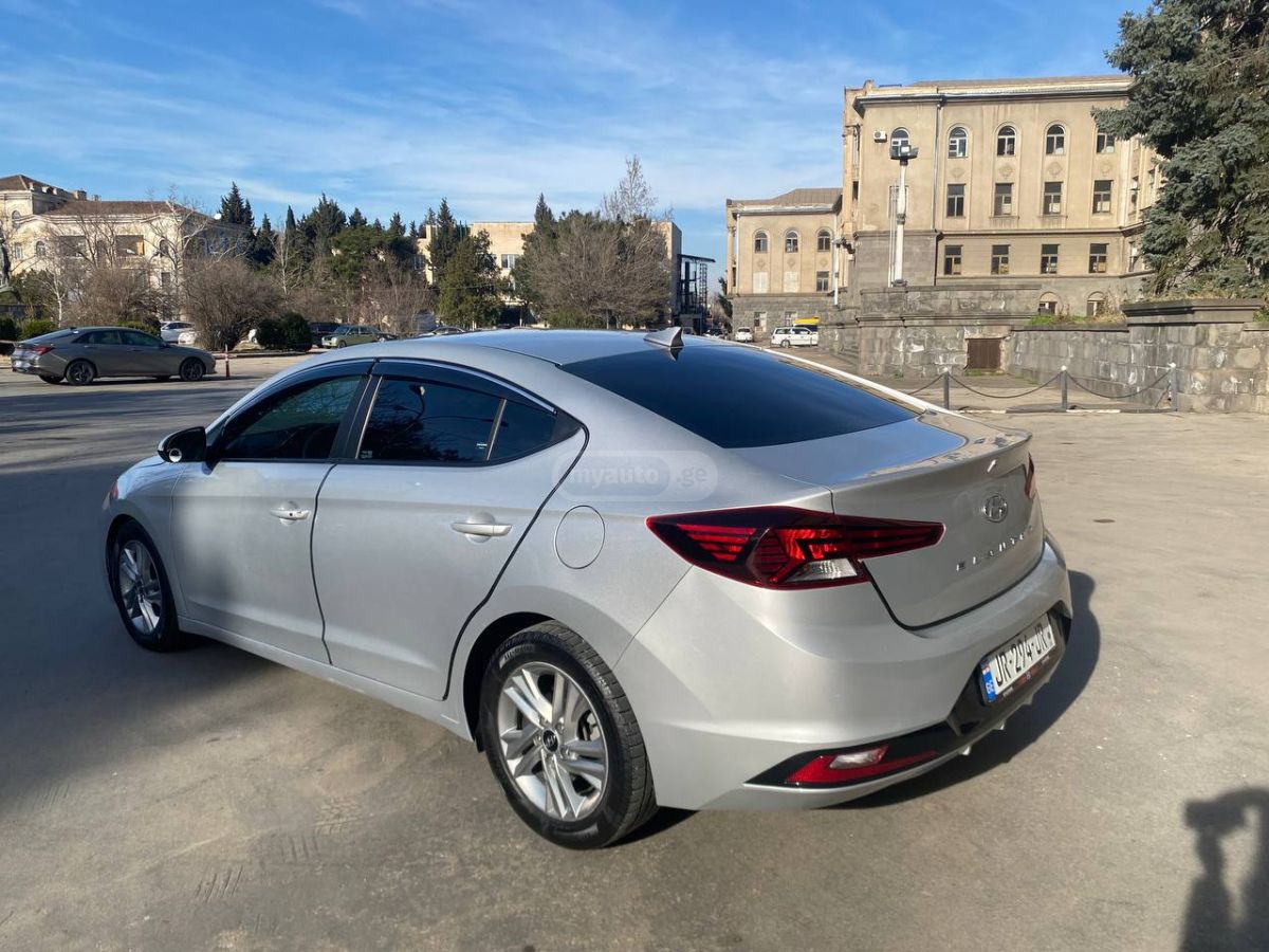 Hyundai Elantra - фото 6