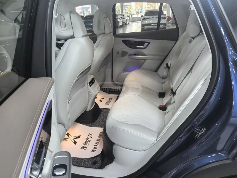 Mercedes-Benz EQE 2023 — миниатюра 10