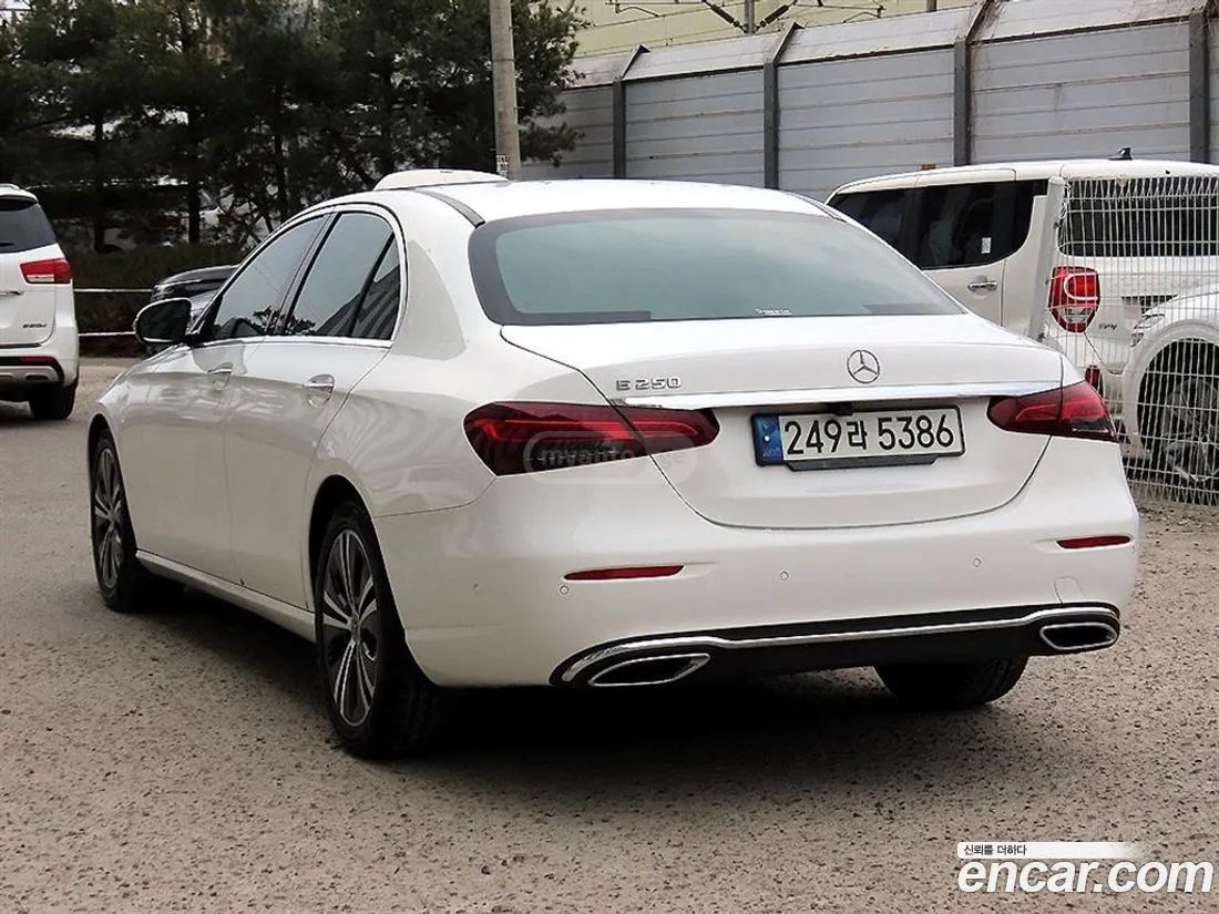 Mercedes-Benz E 63 AMG 2021 — миниатюра 3