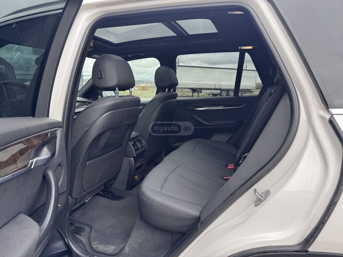 BMW X5 - фото 10