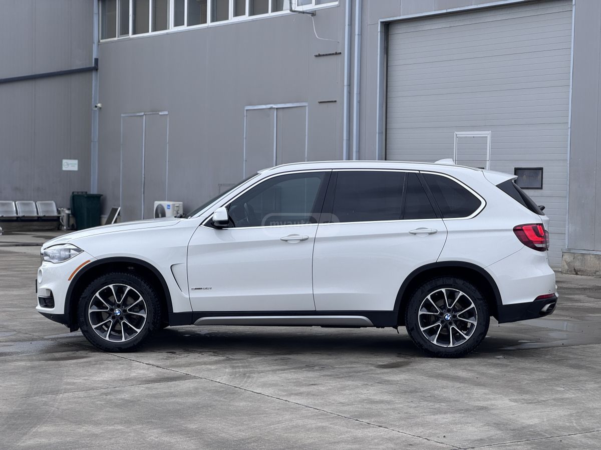 BMW X5 - фото 7