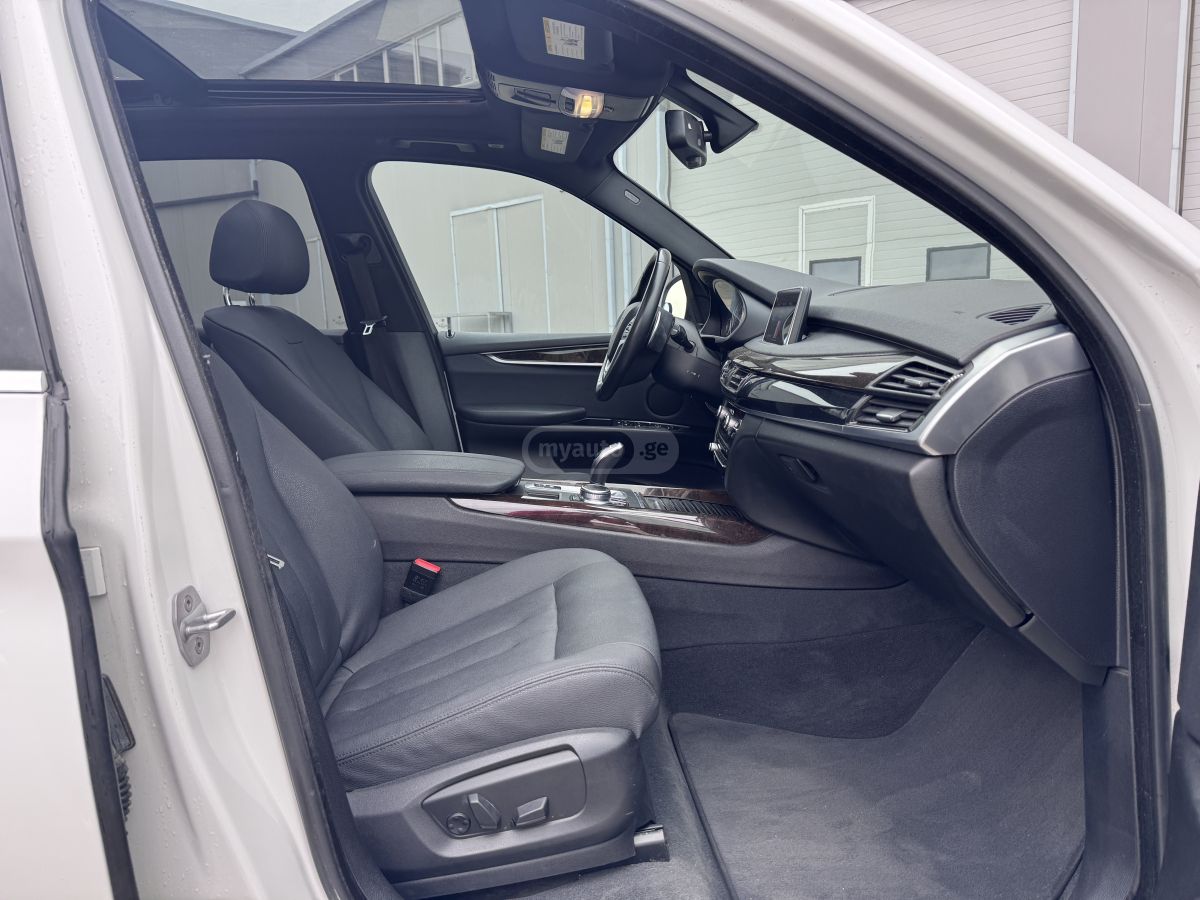 BMW X5 - фото 9