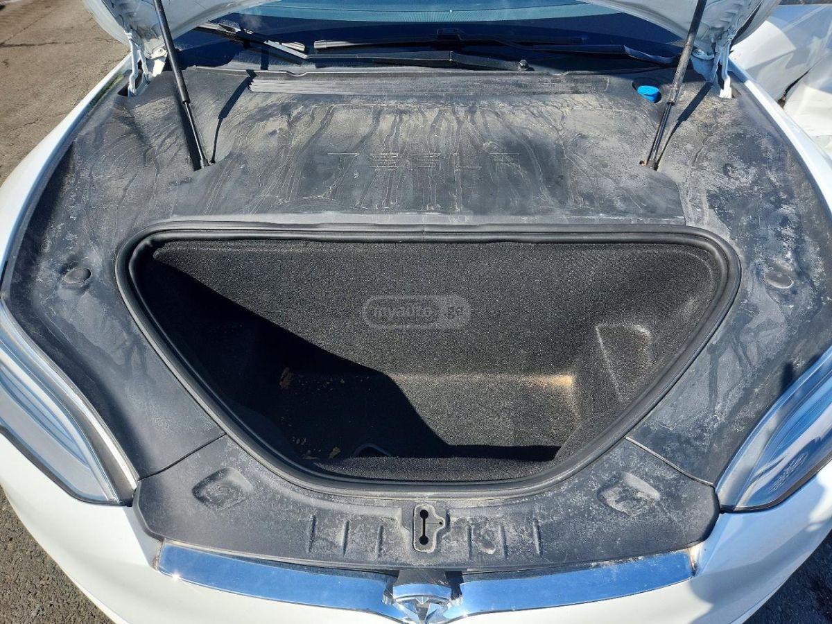 Tesla Model S - фото 10
