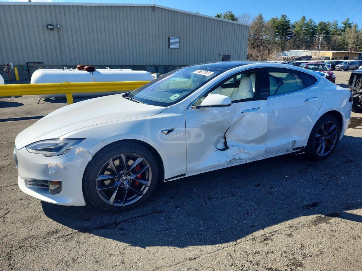 Tesla Model S - фото 2