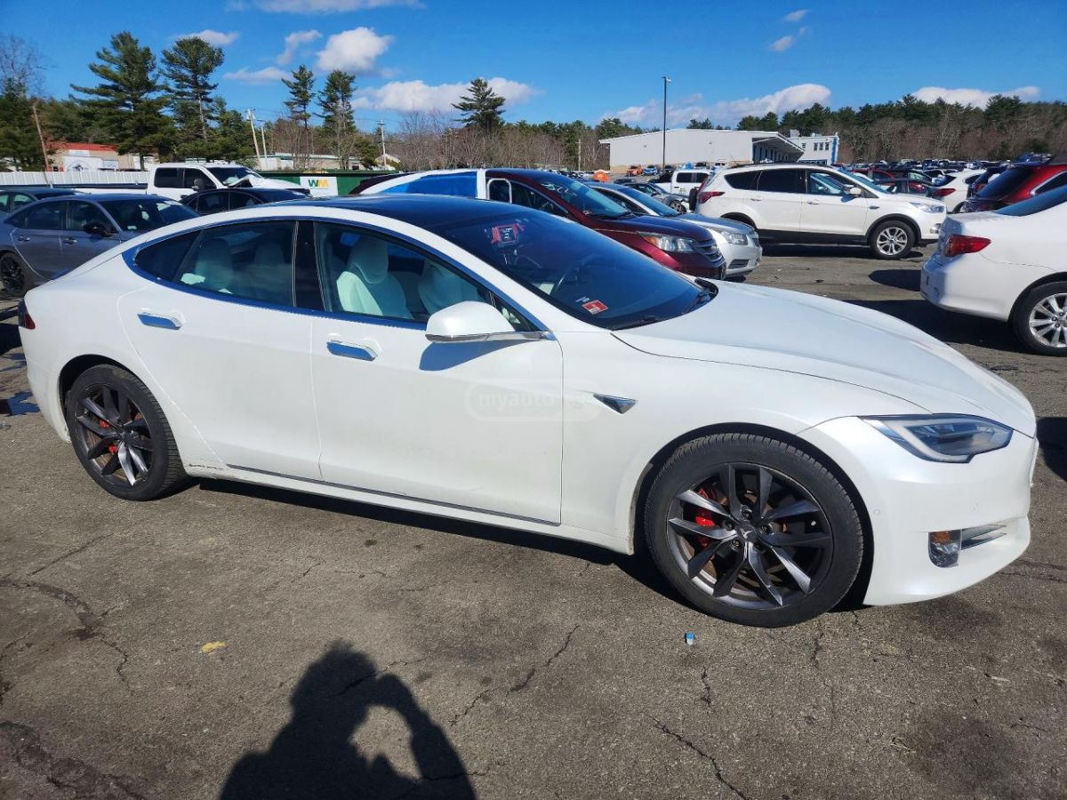 Tesla Model S - фото 5