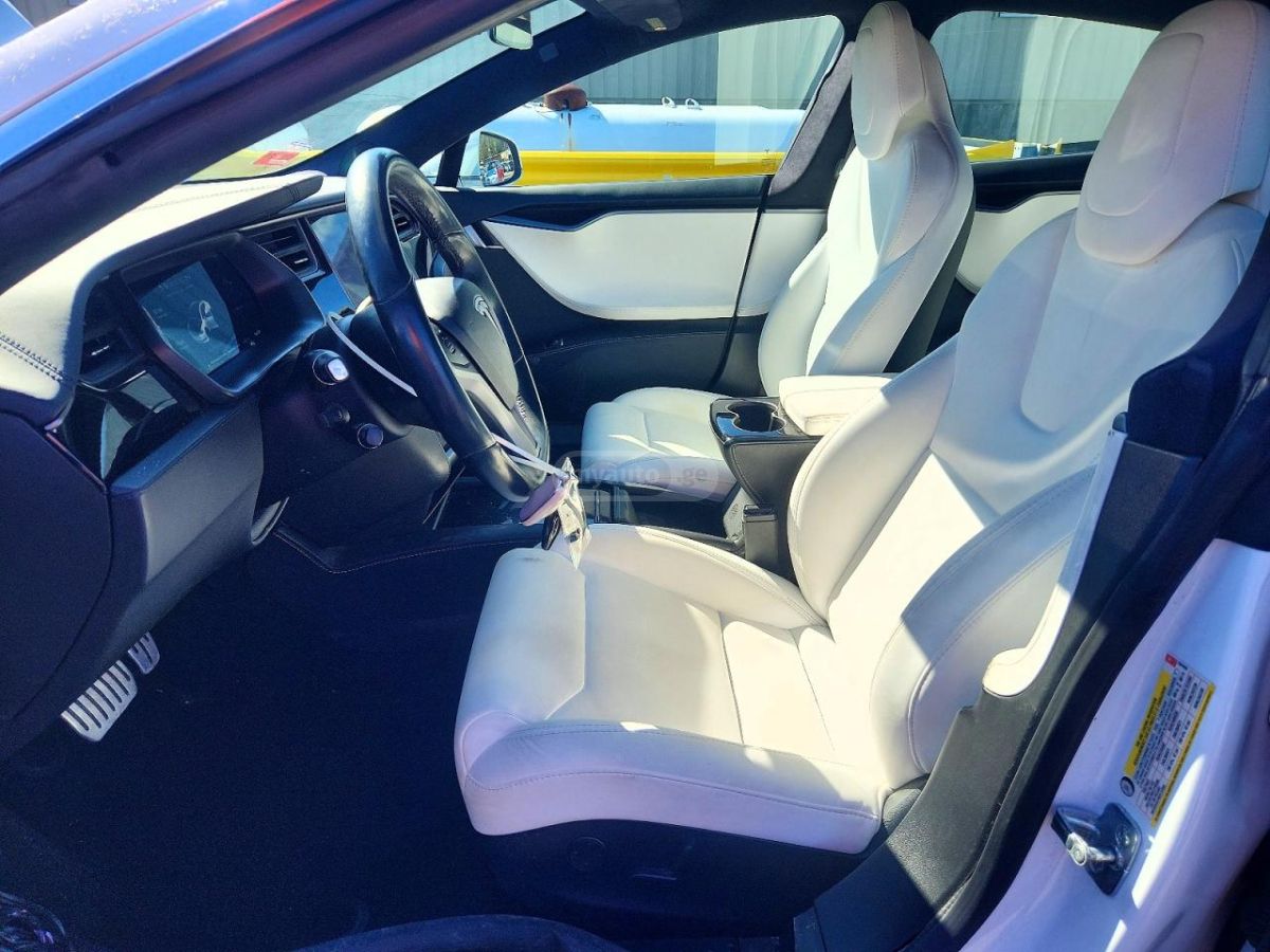Tesla Model S - фото 7