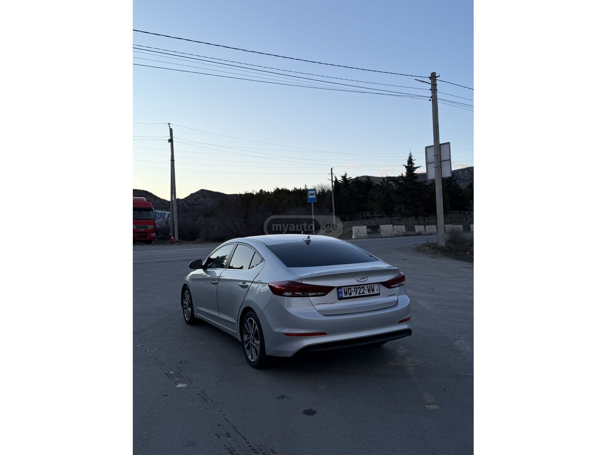 Hyundai Elantra - фото 5