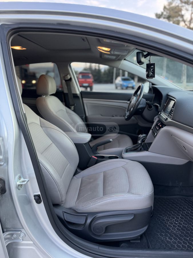 Hyundai Elantra - фото 7